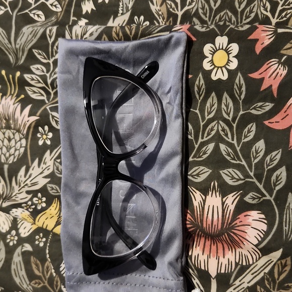 Accessories - Cat Eye Frames 😻